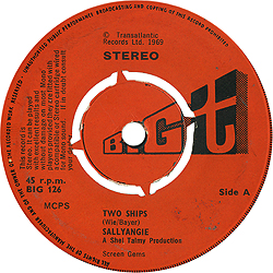 single_two_ships_uk_big_126_aside