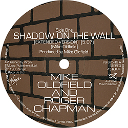maxi_shadow_on_the_wall_uk_vs_625-12_aside