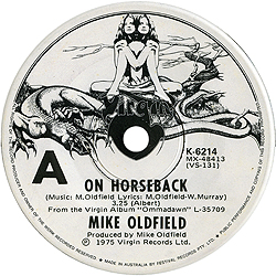 single_on_horseback_aus_k6214_aside