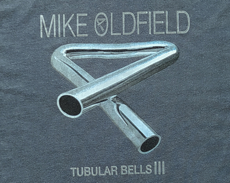 t-shirt_then_and_now_1999_fan_lead_detail